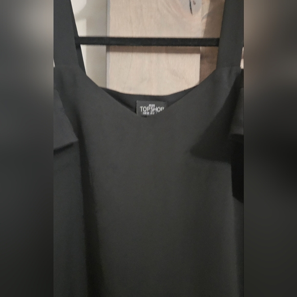 TOPSHOP Black off the shoulder top. Size 8 - Picture 8 of 13